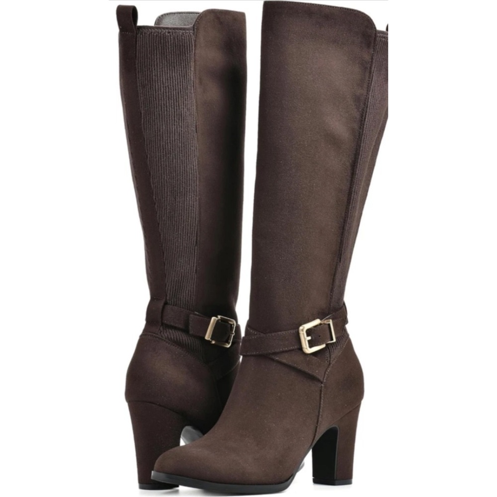 White Mountain Teals Boots
Size 5 NEW!